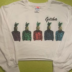 COPY - *LikeNew* Gotcha Pineapple Head White
Crop Long Sleeve T-Shirt Medium Zu…